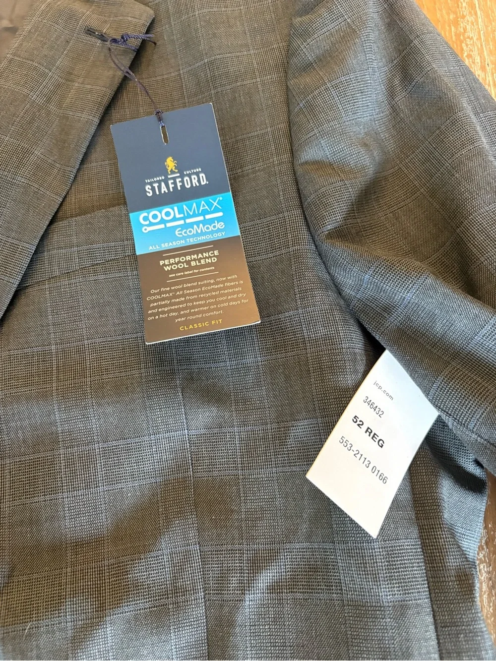 Stafford Men's Gray Plaid Two-Button Blazer